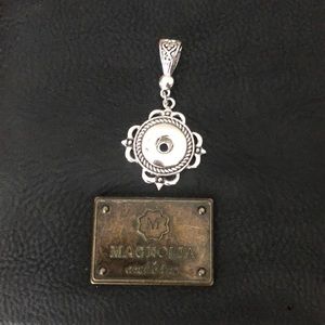 Magnolia and Vine pendant for original sized (18 mm) snaps